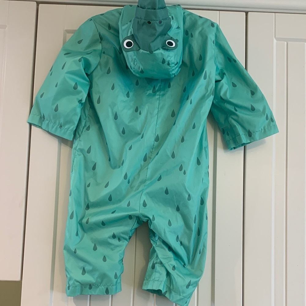 Birch & Stone Frog Rainsuit Green Hooded Rain Suit